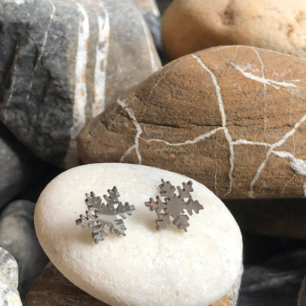 Stainless steel stud snowflake earrings