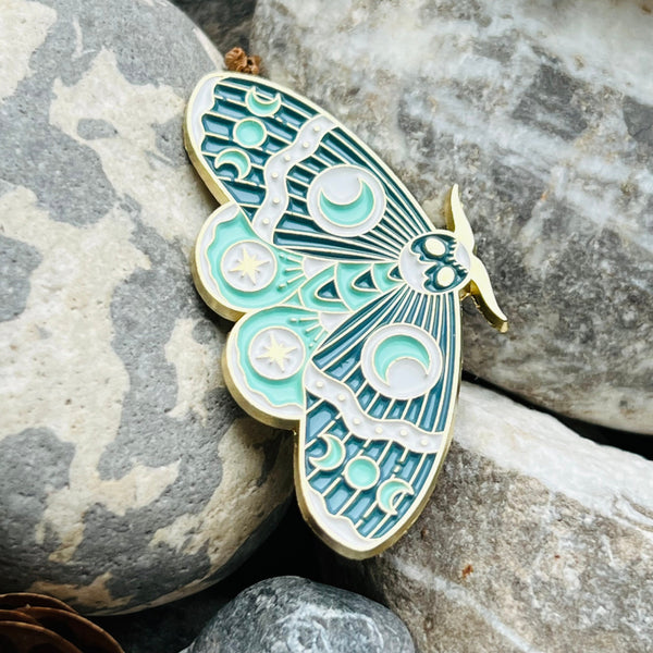 Moth enamelled pin