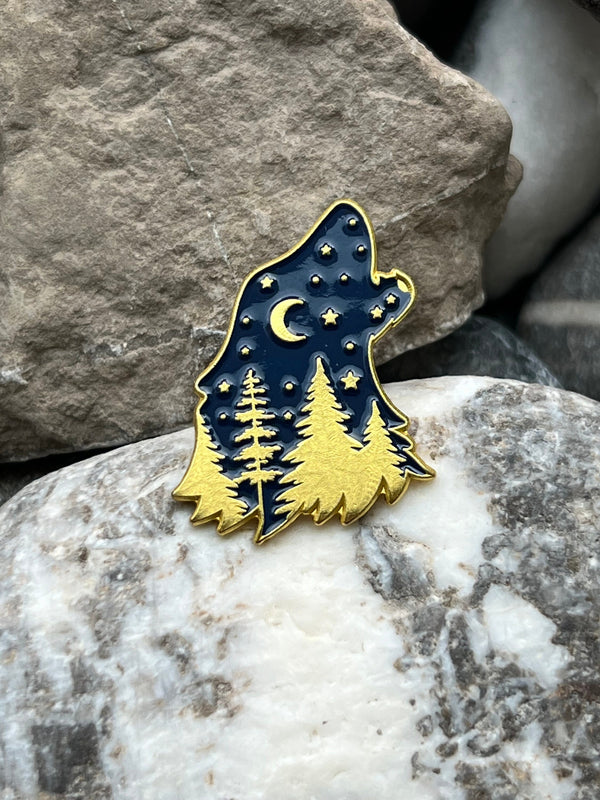 Wolf and Stars enamelled pin