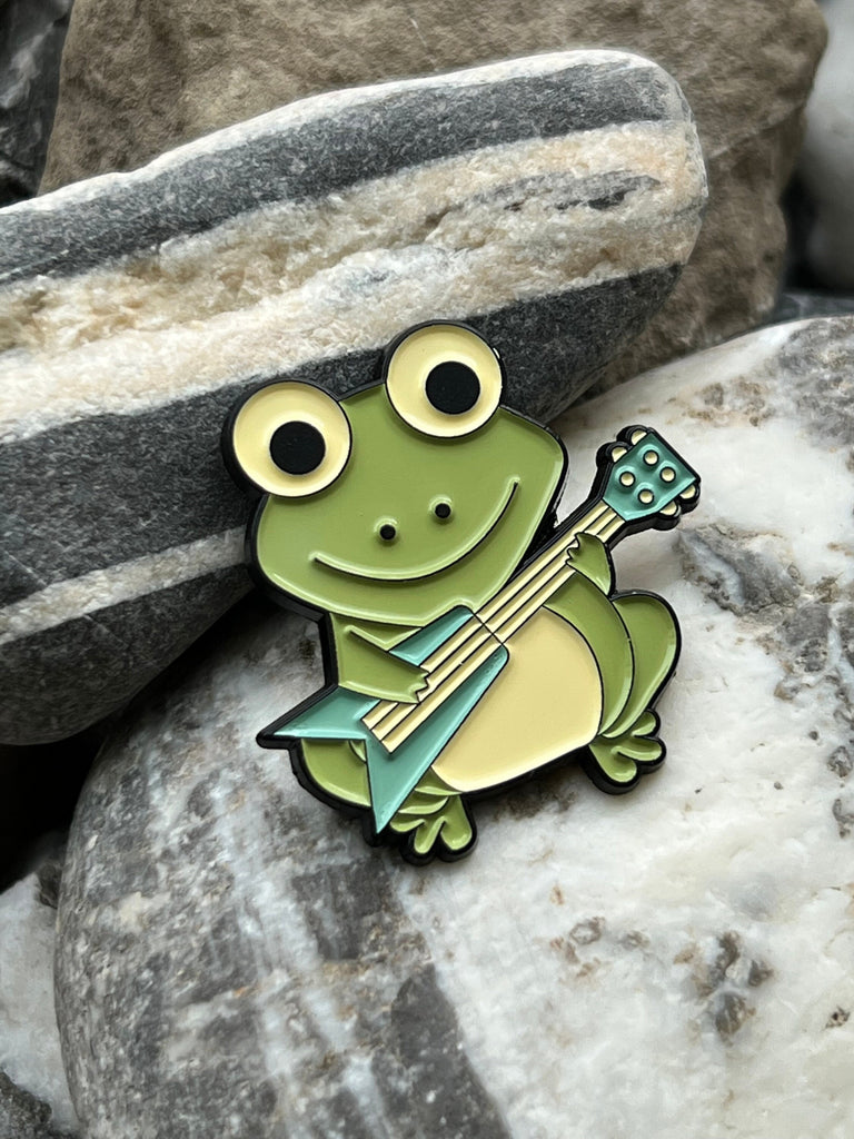Guitar playing green Frog enamelled pin
