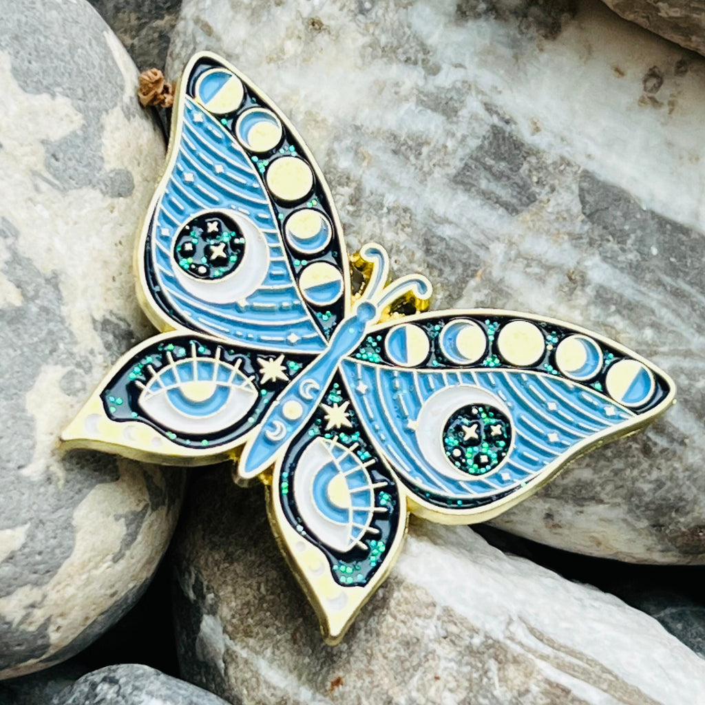 Moth enamelled pin