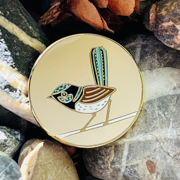 Bird enamelled pin